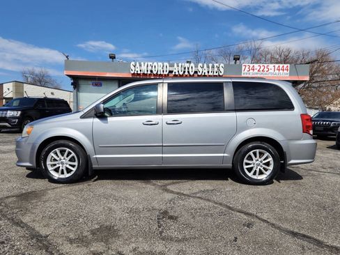 Used 2014 Dodge Grand Caravan SXT image 2
