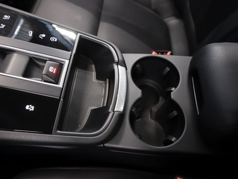 Certified 2026 Porsche Macan AWD/4WD image 17