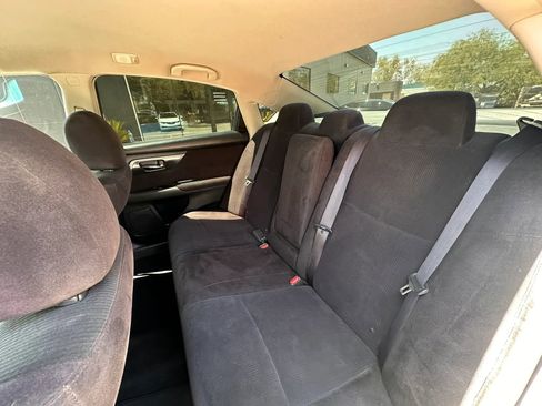 Used 2013 Nissan Altima 2.5 SV FWD image 16