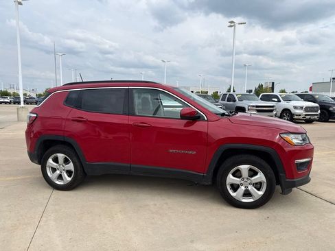 Used 2018 Jeep Compass Latitude w/ Popular Equipment Group AWD/4WD image 12