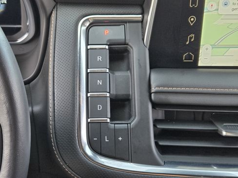 Used 2023 GMC Yukon XL AT4 w/ AT4 Premium Package image 27