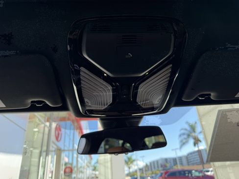 Used 2023 BMW 330i Sedan w/ Driving Assistance Package image 21