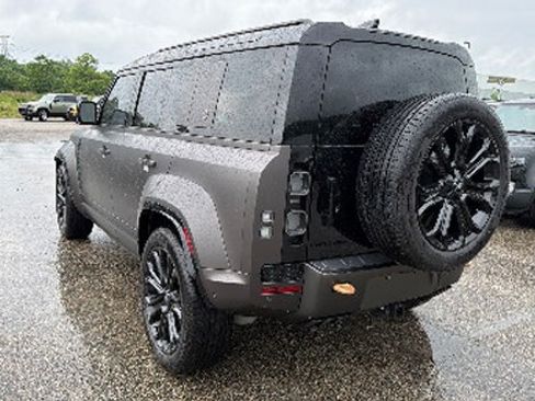 Used 2025 Land Rover Defender 110 AWD/4WD image 6