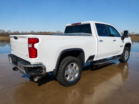 Used 2020 Chevrolet Silverado 2500 LTZ w/ LTZ Texas Edition AWD/4WD image 4