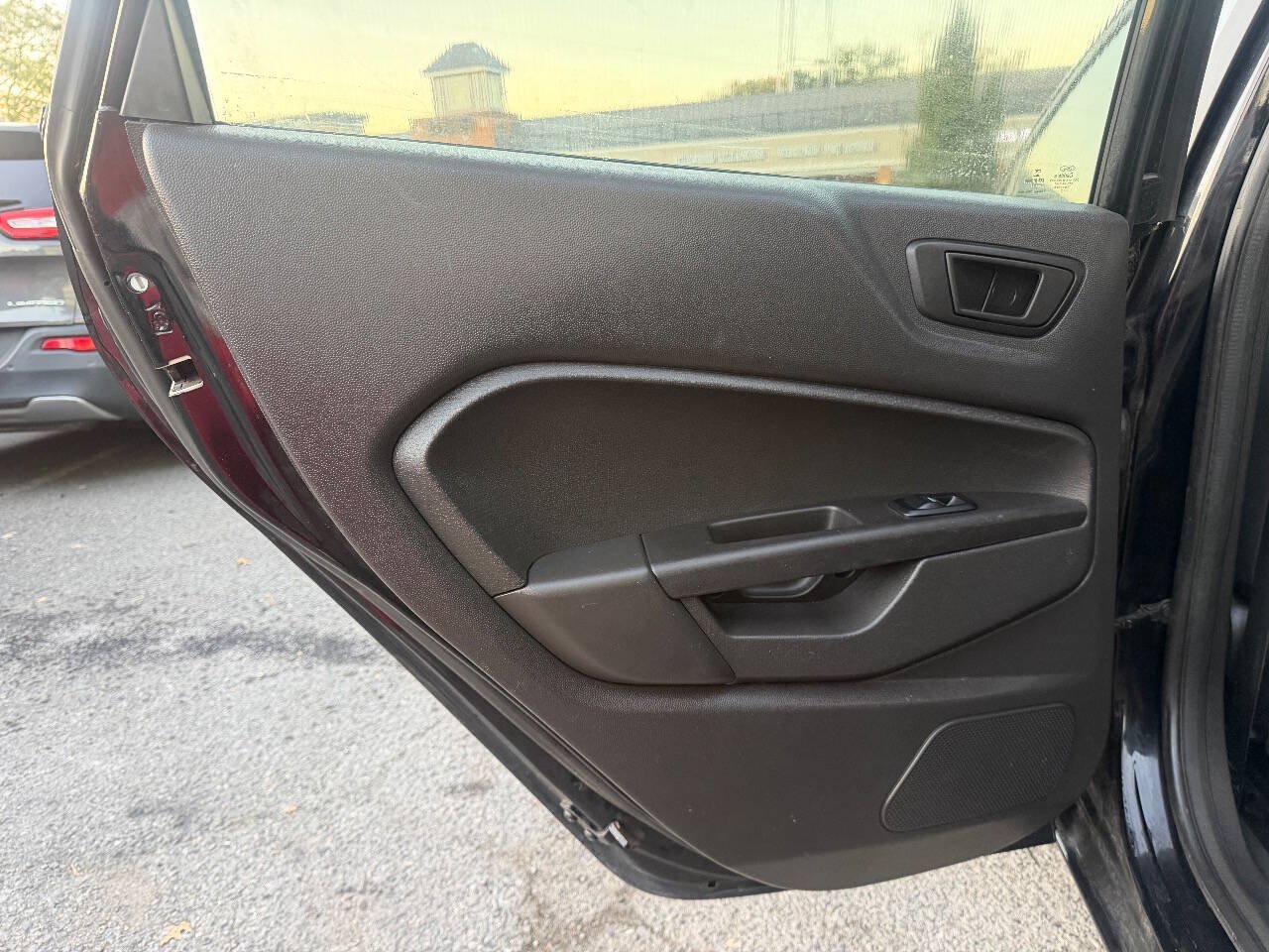 Used 2017 Ford Fiesta SE w/ Equipment Group 201A FWD image 15
