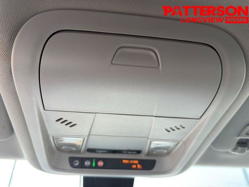 Used 2023 GMC Terrain SLE w/ Driver Convenience Package FWD image 13