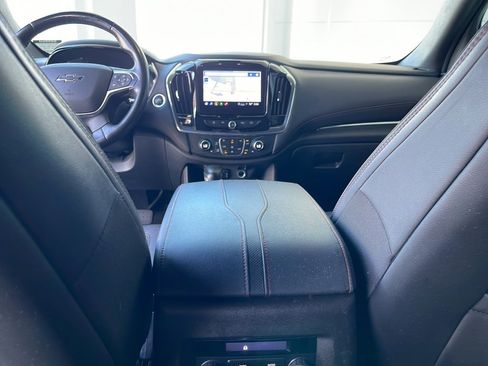 Used 2022 Chevrolet Traverse RS image 32