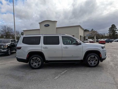 New 2024 Jeep Wagoneer 4WD w/ Premium Group I image 2