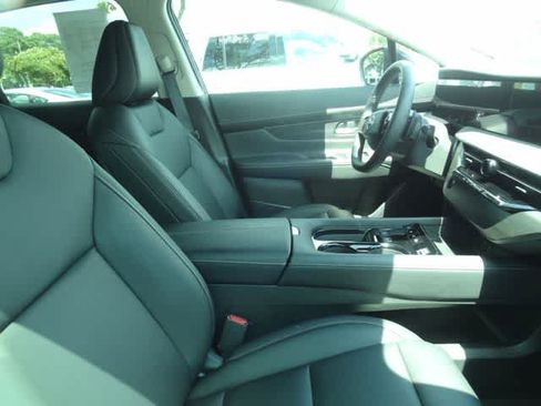 Used 2025 Nissan Murano SV FWD image 11
