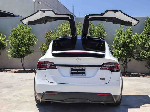 Used 2022 Tesla Model X Plaid AWD/4WD image 18