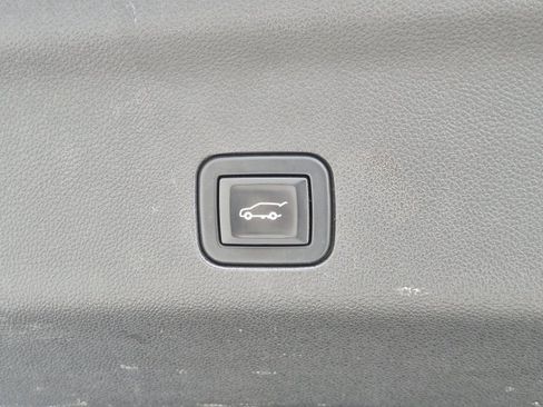 Used 2021 Chevrolet Tahoe LT w/ LT Signature Package AWD/4WD image 32