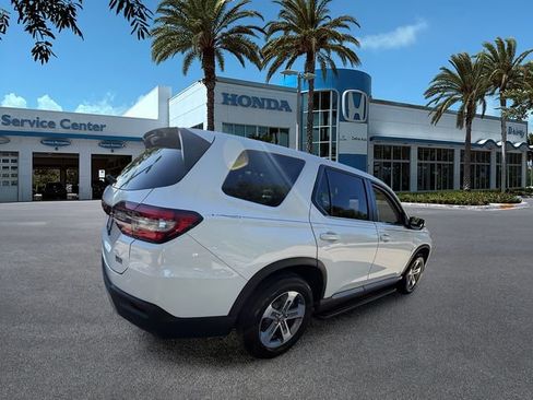 Used 2024 Honda Pilot EX-L image 8