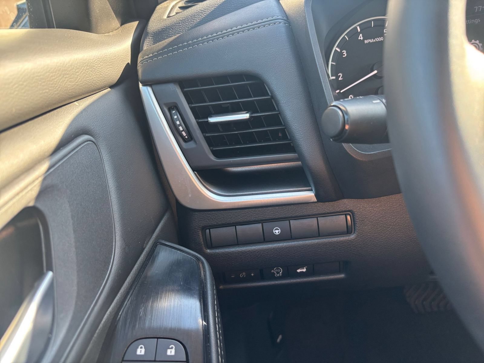 Used 2026 Nissan Rogue SV AWD/4WD image 35