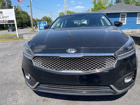 Used 2017 Kia Cadenza Premium w/ Luxury Package image 2