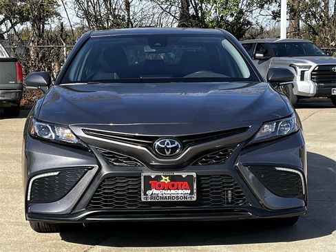 Used 2024 Toyota Camry SE image 7