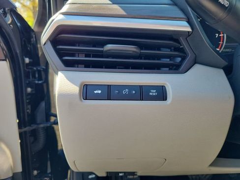 Used 2025 Nissan Altima 2.5 SV image 12