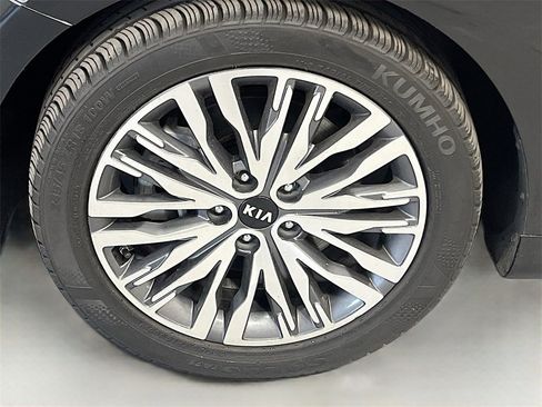 Used 2020 Kia Cadenza Technology image 32