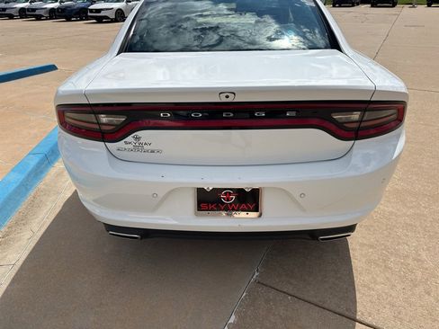 Used 2022 Dodge Charger SXT w/ Leather Interior Group image 18