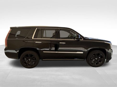 Used 2018 Cadillac Escalade Platinum AWD/4WD image 7