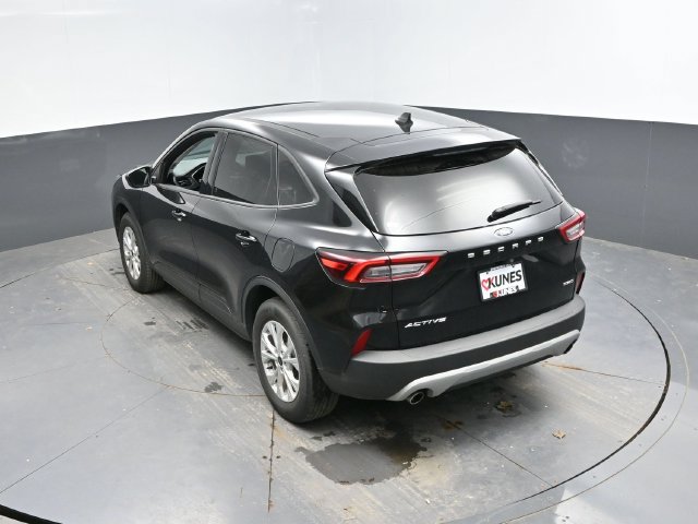 Used 2025 Ford Escape Active AWD/4WD image 41