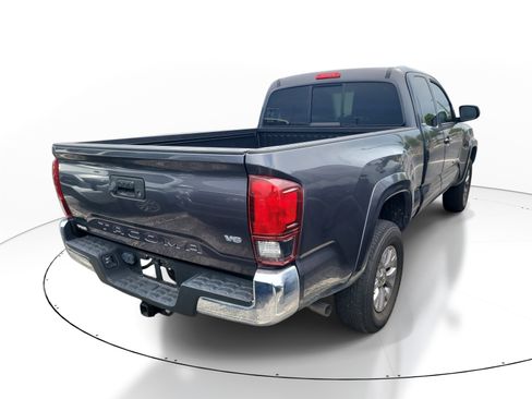 Used 2019 Toyota Tacoma SR5 RWD image 7