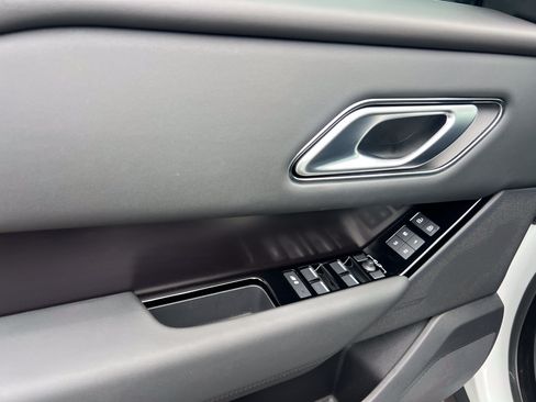 Certified 2026 Land Rover Range Rover Velar Dynamic SE AWD/4WD image 15