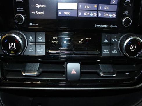 Certified 2021 Toyota Highlander XLE image 20