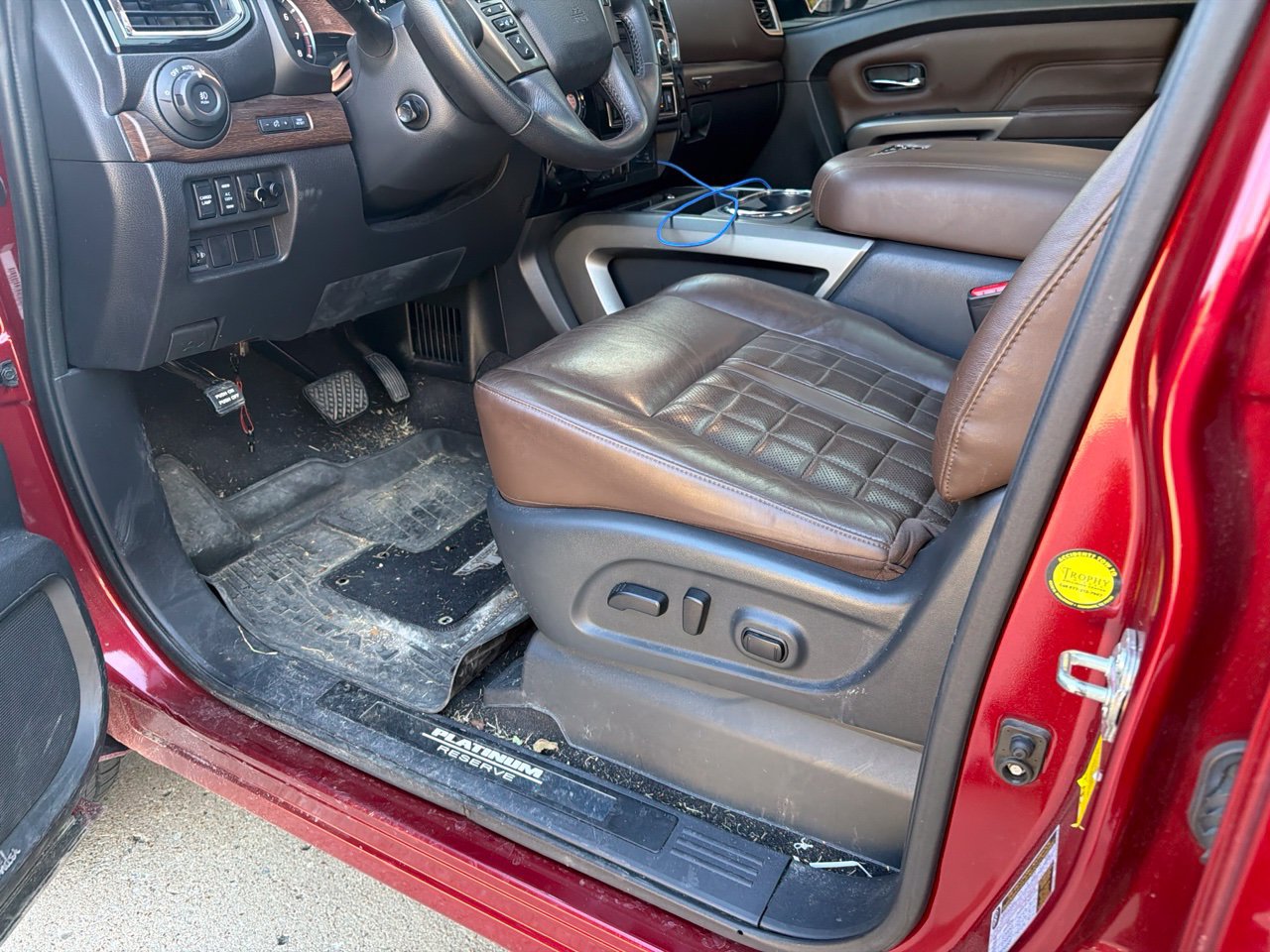 Used 2023 Nissan Titan Platinum Reserve w/ Moonroof Package AWD/4WD image 10