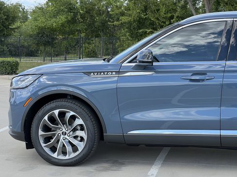 New 2025 Lincoln Aviator Reserve w/ Luxury Package image 5