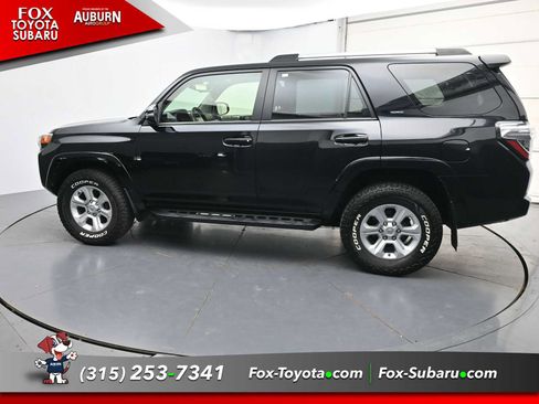 Used 2023 Toyota 4Runner SR5 Premium w/ Moonroof Package AWD/4WD image 17