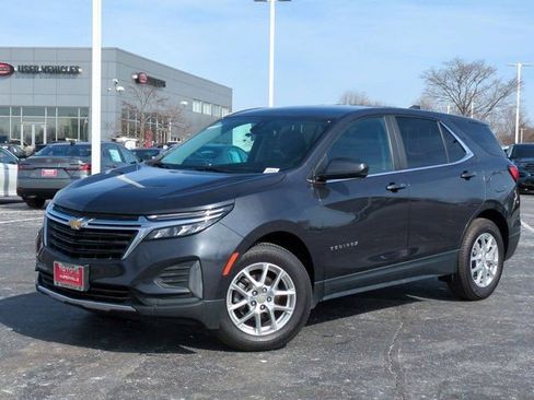 Used 2022 Chevrolet Equinox LT image 2