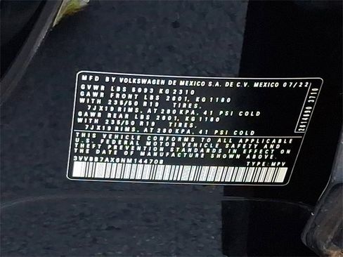 Used 2022 Volkswagen Tiguan SE R-Line image 27