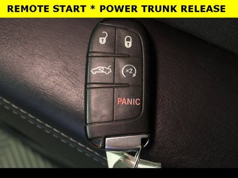 Used 2016 Dodge Challenger R/T image 11