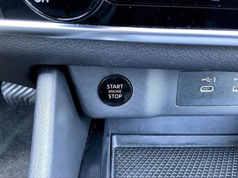 Used 2024 Nissan Rogue S FWD image 27