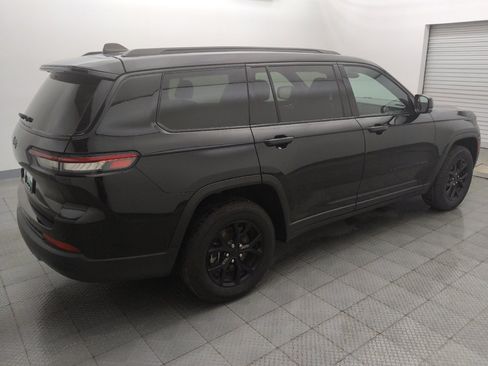 Used 2024 Jeep Grand Cherokee L Laredo AWD/4WD image 10