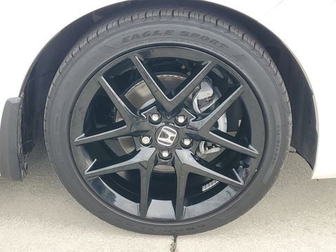 Used 2024 Honda Civic Sport image 5