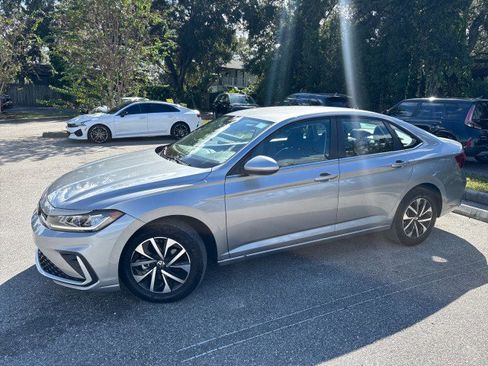 Used 2025 Volkswagen Jetta S image 3