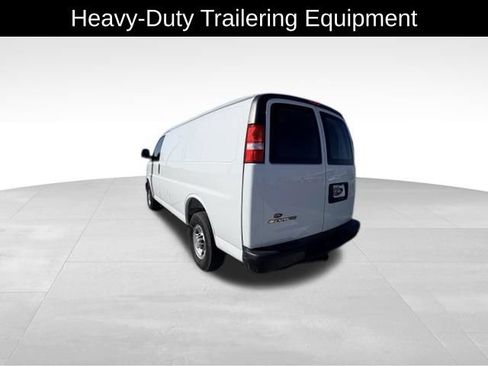 Used 2026 Chevrolet Express 3500 w/ Driver Convenience Package RWD image 5