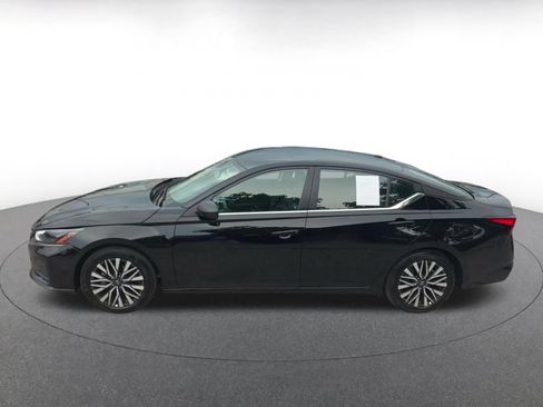 Used 2026 Nissan Altima 2.5 SV FWD image 9