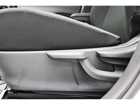 New 2025 Nissan Kicks Play S image 22