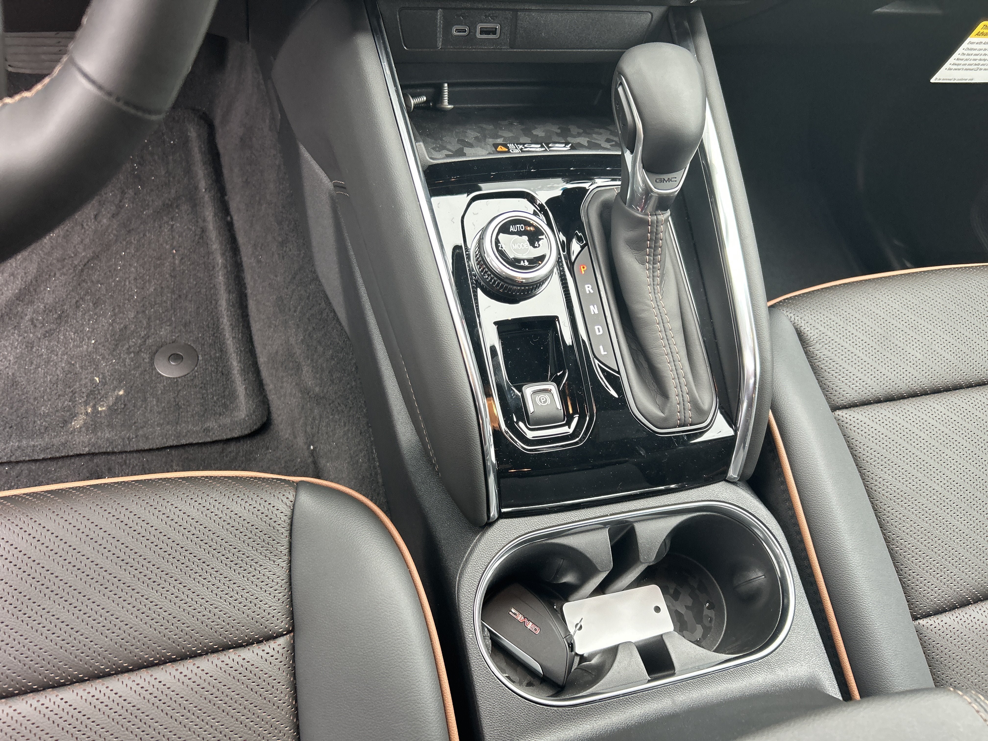 New 2026 GMC Canyon AT4 w/ Technology Plus Package AWD/4WD image 24