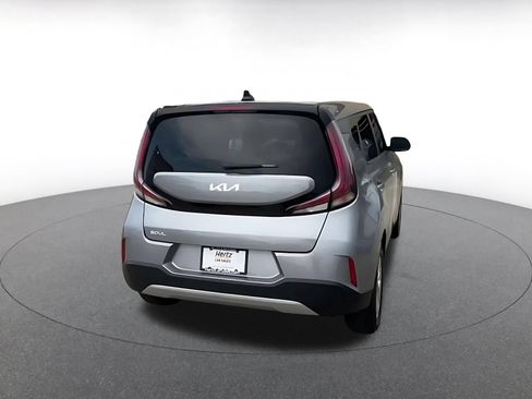 Used 2025 Kia Soul LX w/ LX Technology Package FWD image 15