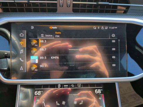 Certified 2022 Audi S6 Premium Plus image 23