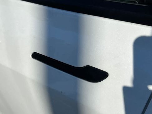 Used 2023 Tesla Model 3 Standard Range RWD image 7