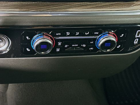 Used 2023 GMC Sierra 1500 Elevation image 23