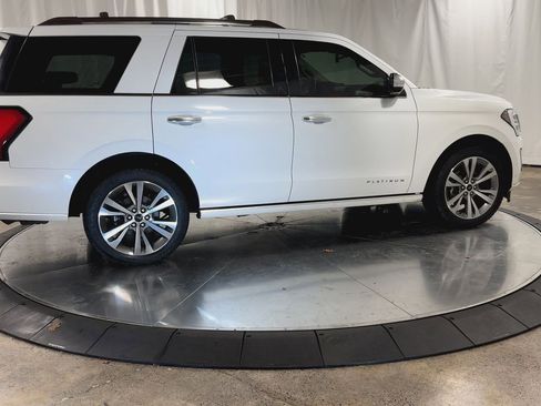 Used 2020 Ford Expedition Platinum image 2