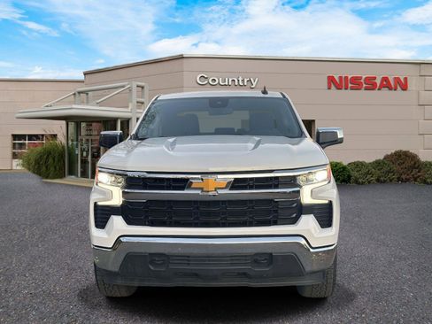 Used 2024 Chevrolet Silverado 1500 LT image 2