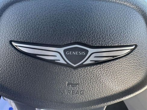 Used 2025 Genesis G70 2.5T image 31