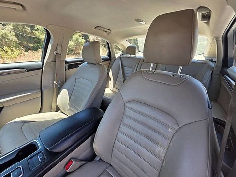 Used 2017 Ford Fusion SE image 21