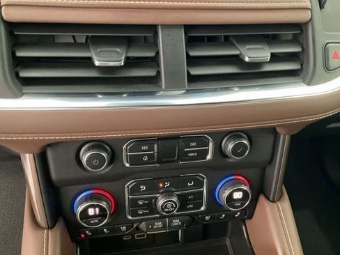 Used 2023 Chevrolet Suburban High Country image 15